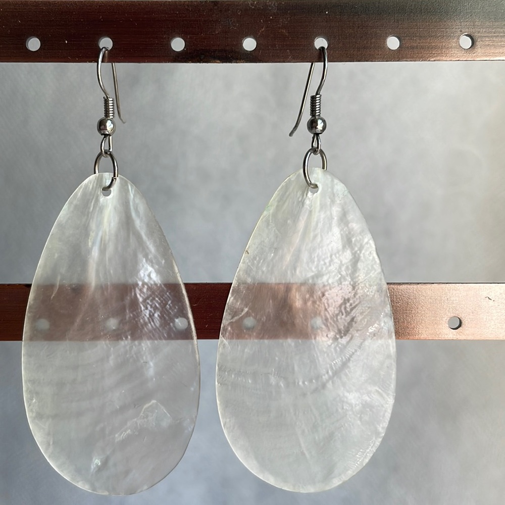 Lovely natural “white” genuine capiz shell pearl earrings